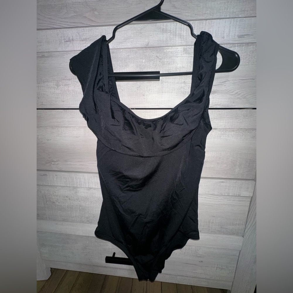 Jantzen Swimsuit Black One Piece Ruffle Slimming Control Size 10